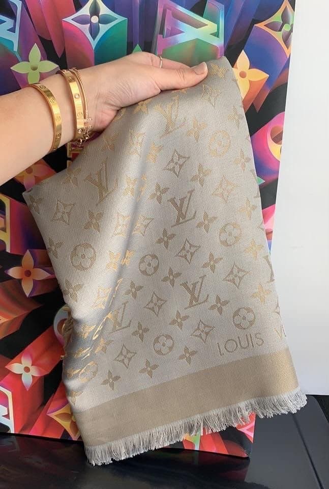 Day-to-night handbag